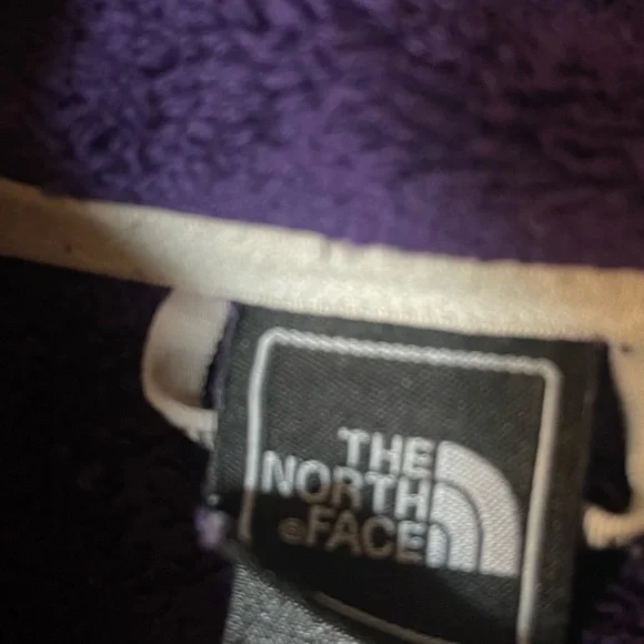 Women’s North Face fleece. Royal purple. Size medium. In great condition! - Picture 4 of 4